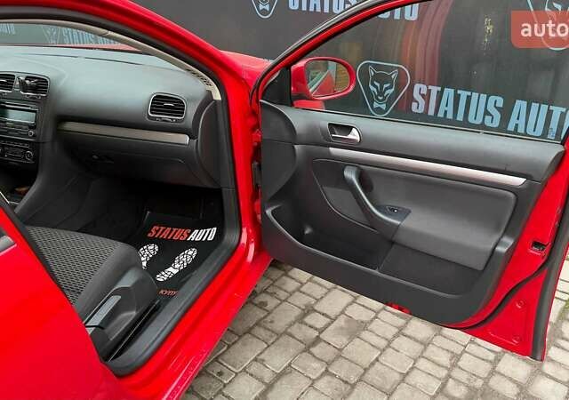 Червоний Фольксваген Гольф, об'ємом двигуна 1.2 л та пробігом 113 тис. км за 7200 $, фото 36 на Automoto.ua