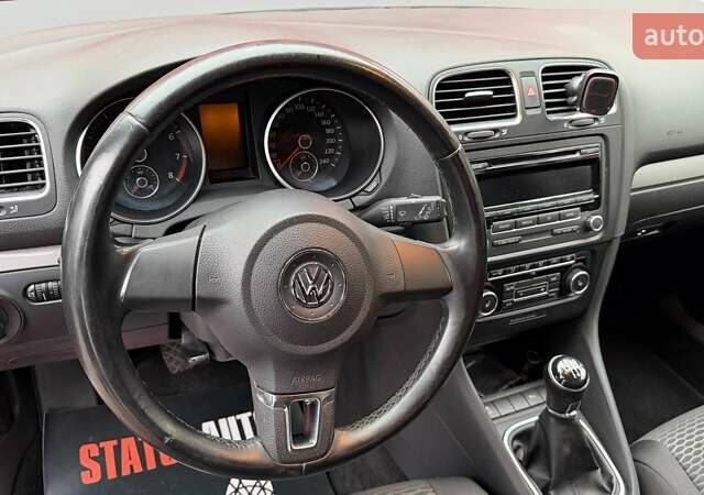 Червоний Фольксваген Гольф, об'ємом двигуна 1.2 л та пробігом 113 тис. км за 7200 $, фото 20 на Automoto.ua