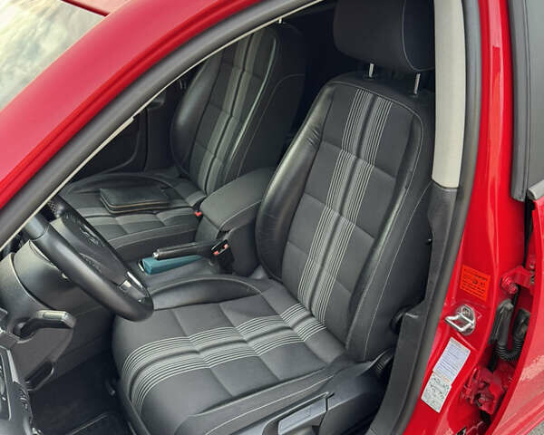 Фольксваген Гольф 2012 в Хмельницком на Automoto.ua Красный Фольксваген Гольф, объемом двигателя 1.6 л и пробегом 238 тыс. км за 7900 $, фото 7 на Automoto.ua
