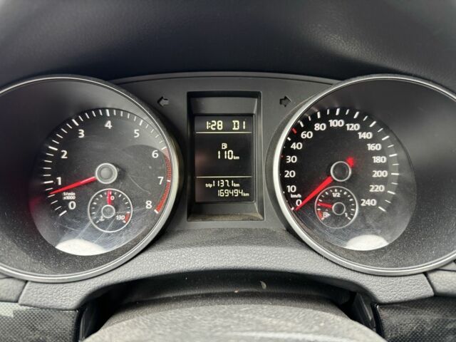 Красный Фольксваген Гольф, объемом двигателя 1.4 л и пробегом 169 тыс. км за 6500 $, фото 6 на Automoto.ua