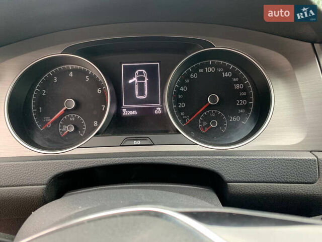 Красный Фольксваген Гольф, объемом двигателя 1.4 л и пробегом 230 тыс. км за 8200 $, фото 6 на Automoto.ua