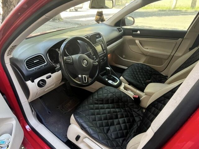 Красный Фольксваген Гольф, объемом двигателя 2 л и пробегом 99 тыс. км за 11800 $, фото 4 на Automoto.ua