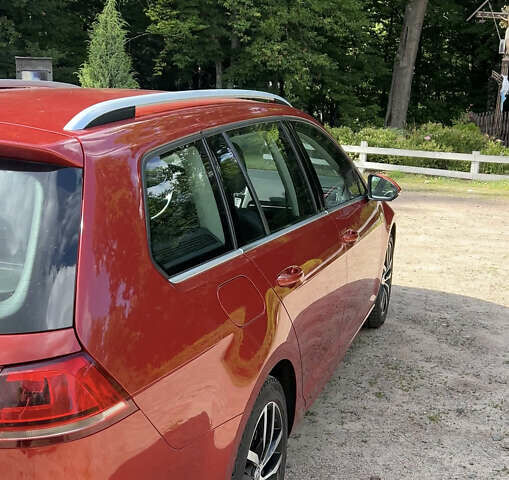 Красный Фольксваген Гольф, объемом двигателя 1.6 л и пробегом 293 тыс. км за 12100 $, фото 5 на Automoto.ua