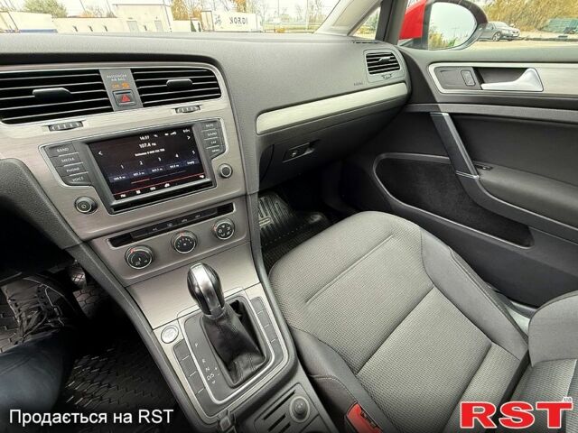 Червоний Фольксваген Гольф, об'ємом двигуна 2 л та пробігом 100 тис. км за 13300 $, фото 8 на Automoto.ua