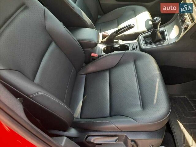 Червоний Фольксваген Гольф, об'ємом двигуна 1.97 л та пробігом 195 тис. км за 12300 $, фото 27 на Automoto.ua