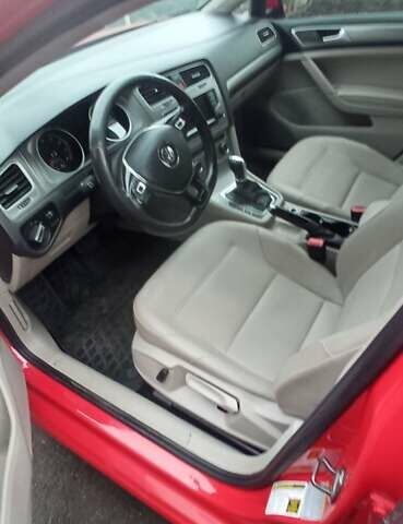 Красный Фольксваген Гольф, объемом двигателя 1.8 л и пробегом 175 тыс. км за 10000 $, фото 1 на Automoto.ua