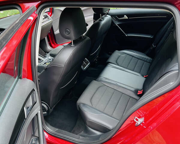 Красный Фольксваген Гольф, объемом двигателя 1.6 л и пробегом 293 тыс. км за 12100 $, фото 24 на Automoto.ua