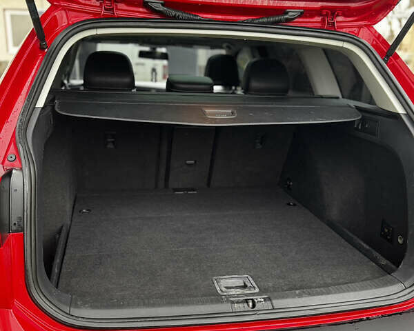 Красный Фольксваген Гольф, объемом двигателя 1.97 л и пробегом 201 тыс. км за 12400 $, фото 22 на Automoto.ua