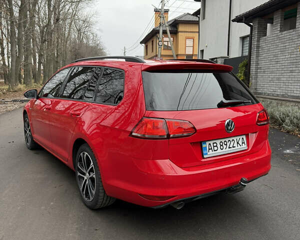 Красный Фольксваген Гольф, объемом двигателя 1.6 л и пробегом 233 тыс. км за 11500 $, фото 5 на Automoto.ua