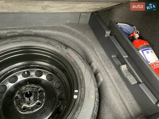 Червоний Фольксваген Гольф, об'ємом двигуна 1.4 л та пробігом 224 тис. км за 9500 $, фото 35 на Automoto.ua