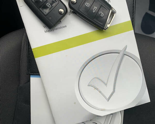 Червоний Фольксваген Гольф, об'ємом двигуна 1.4 л та пробігом 224 тис. км за 9500 $, фото 36 на Automoto.ua