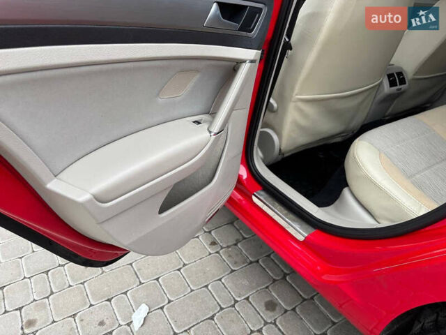 Красный Фольксваген Гольф, объемом двигателя 1.97 л и пробегом 357 тыс. км за 10700 $, фото 22 на Automoto.ua