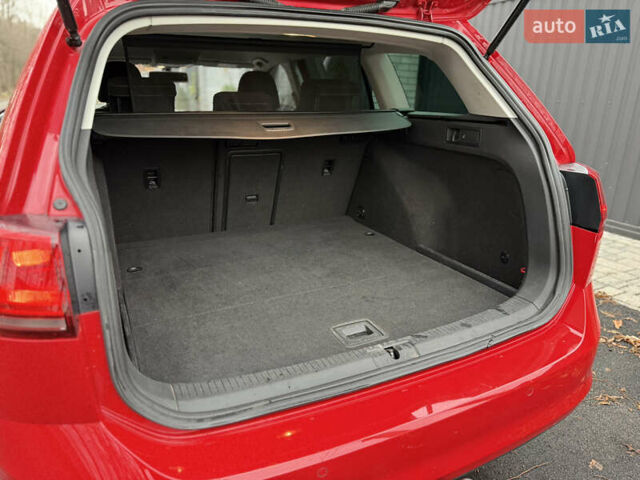 Красный Фольксваген Гольф, объемом двигателя 1.6 л и пробегом 233 тыс. км за 11500 $, фото 26 на Automoto.ua