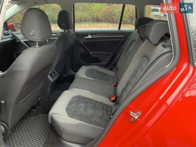 Червоний Фольксваген Гольф, об'ємом двигуна 1.4 л та пробігом 224 тис. км за 9500 $, фото 18 на Automoto.ua