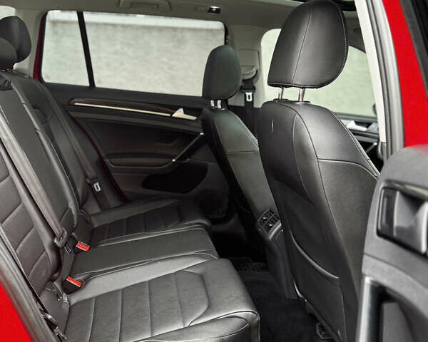 Красный Фольксваген Гольф, объемом двигателя 1.97 л и пробегом 201 тыс. км за 12400 $, фото 17 на Automoto.ua