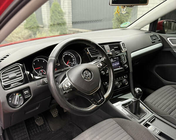 Красный Фольксваген Гольф, объемом двигателя 1.6 л и пробегом 233 тыс. км за 11500 $, фото 33 на Automoto.ua