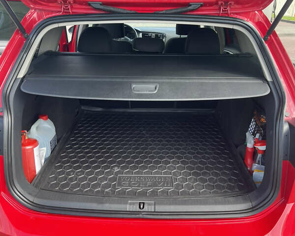 Красный Фольксваген Гольф, объемом двигателя 2 л и пробегом 67 тыс. км за 18000 $, фото 33 на Automoto.ua