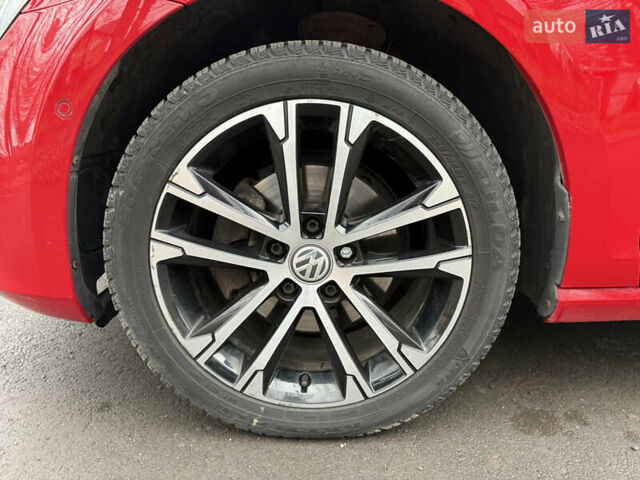 Красный Фольксваген Гольф, объемом двигателя 1.6 л и пробегом 233 тыс. км за 11500 $, фото 14 на Automoto.ua