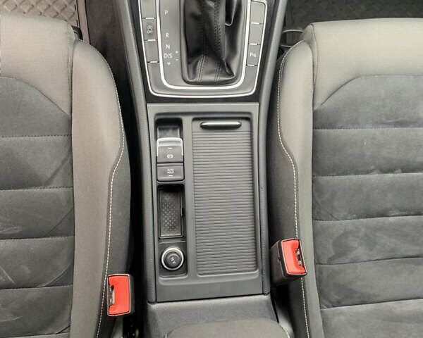 Червоний Фольксваген Гольф, об'ємом двигуна 1.4 л та пробігом 224 тис. км за 9500 $, фото 29 на Automoto.ua