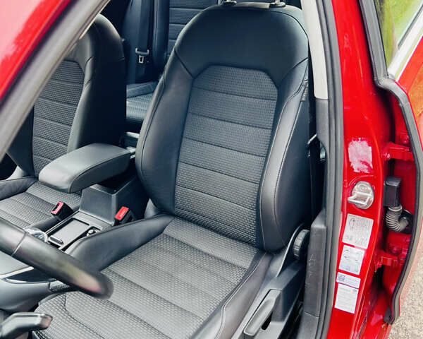 Красный Фольксваген Гольф, объемом двигателя 1.6 л и пробегом 293 тыс. км за 12100 $, фото 18 на Automoto.ua