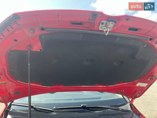 Красный Фольксваген Гольф, объемом двигателя 2 л и пробегом 67 тыс. км за 18000 $, фото 52 на Automoto.ua