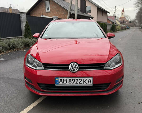 Красный Фольксваген Гольф, объемом двигателя 1.6 л и пробегом 233 тыс. км за 11500 $, фото 2 на Automoto.ua