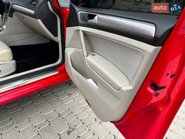 Красный Фольксваген Гольф, объемом двигателя 1.97 л и пробегом 357 тыс. км за 10700 $, фото 27 на Automoto.ua