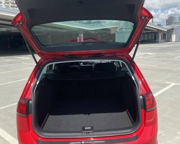 Червоний Фольксваген Гольф, об'ємом двигуна 1.6 л та пробігом 219 тис. км за 12300 $, фото 9 на Automoto.ua