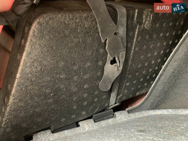 Червоний Фольксваген Гольф, об'ємом двигуна 1.4 л та пробігом 224 тис. км за 9500 $, фото 37 на Automoto.ua