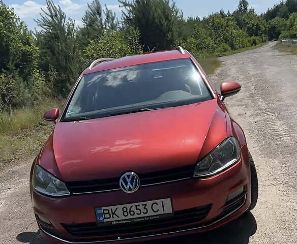 Красный Фольксваген Гольф, объемом двигателя 1.6 л и пробегом 293 тыс. км за 12100 $, фото 1 на Automoto.ua