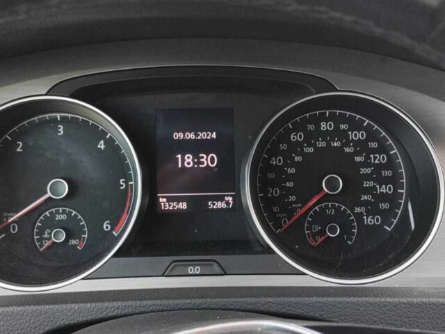 Фольксваген Гольф 2015 в Полтаве на Automoto.ua Красный Фольксваген Гольф, объемом двигателя 2 л и пробегом 133 тыс. км за 11250 $, фото 13 на Automoto.ua