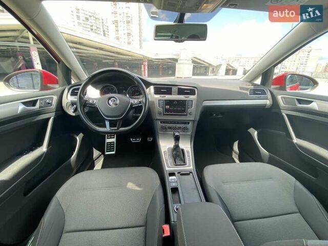 Червоний Фольксваген Гольф, об'ємом двигуна 1.6 л та пробігом 219 тис. км за 12300 $, фото 15 на Automoto.ua