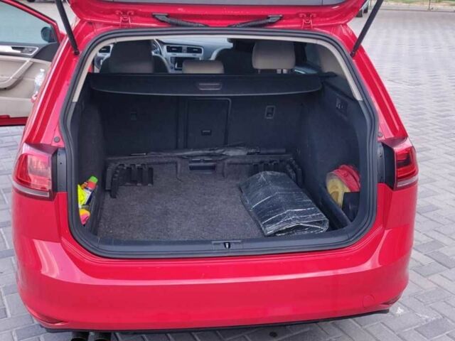 Фольксваген Гольф 2015 в Полтаве на Automoto.ua Красный Фольксваген Гольф, объемом двигателя 2 л и пробегом 133 тыс. км за 11250 $, фото 11 на Automoto.ua