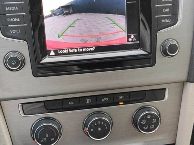 Фольксваген Гольф 2015 в Полтаве на Automoto.ua Красный Фольксваген Гольф, объемом двигателя 2 л и пробегом 133 тыс. км за 11250 $, фото 14 на Automoto.ua