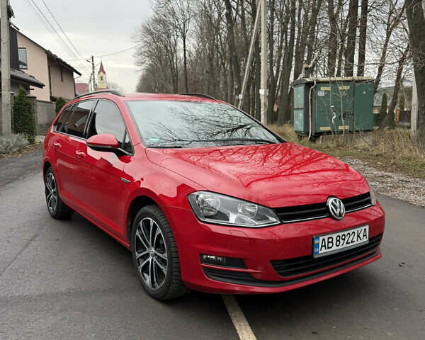 Красный Фольксваген Гольф, объемом двигателя 1.6 л и пробегом 233 тыс. км за 11500 $, фото 1 на Automoto.ua