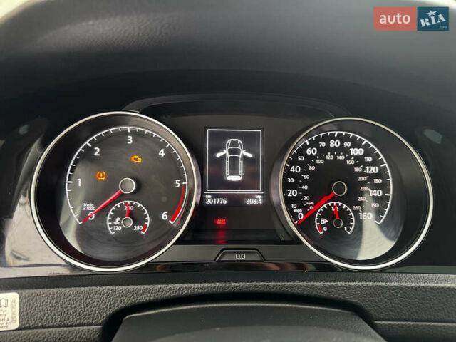 Красный Фольксваген Гольф, объемом двигателя 1.97 л и пробегом 201 тыс. км за 12400 $, фото 14 на Automoto.ua