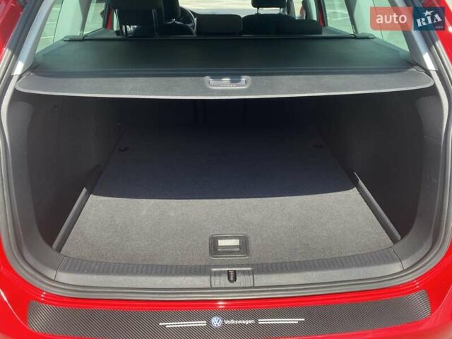 Червоний Фольксваген Гольф, об'ємом двигуна 1.6 л та пробігом 219 тис. км за 12300 $, фото 7 на Automoto.ua