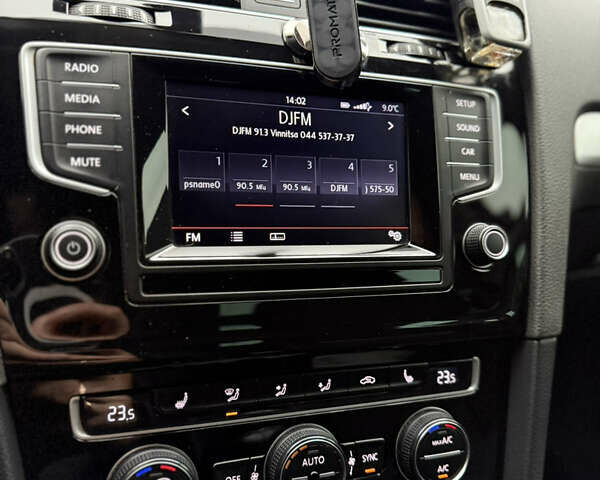 Красный Фольксваген Гольф, объемом двигателя 1.6 л и пробегом 233 тыс. км за 11500 $, фото 39 на Automoto.ua