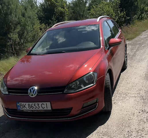 Красный Фольксваген Гольф, объемом двигателя 1.6 л и пробегом 293 тыс. км за 12100 $, фото 2 на Automoto.ua