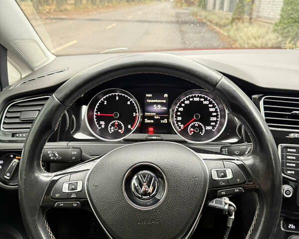 Красный Фольксваген Гольф, объемом двигателя 1.6 л и пробегом 233 тыс. км за 11500 $, фото 43 на Automoto.ua