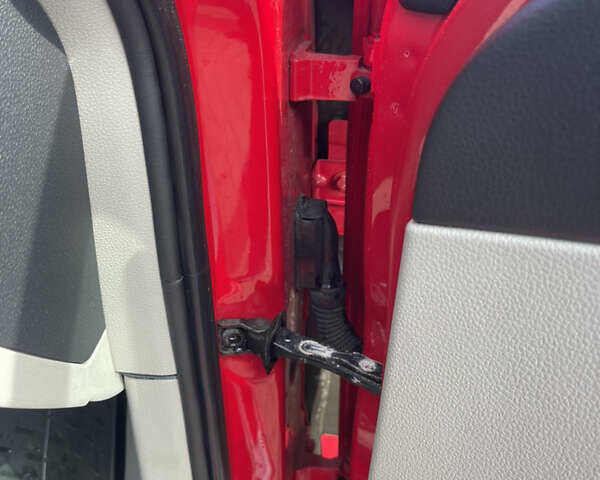 Красный Фольксваген Гольф, объемом двигателя 2 л и пробегом 67 тыс. км за 18000 $, фото 38 на Automoto.ua