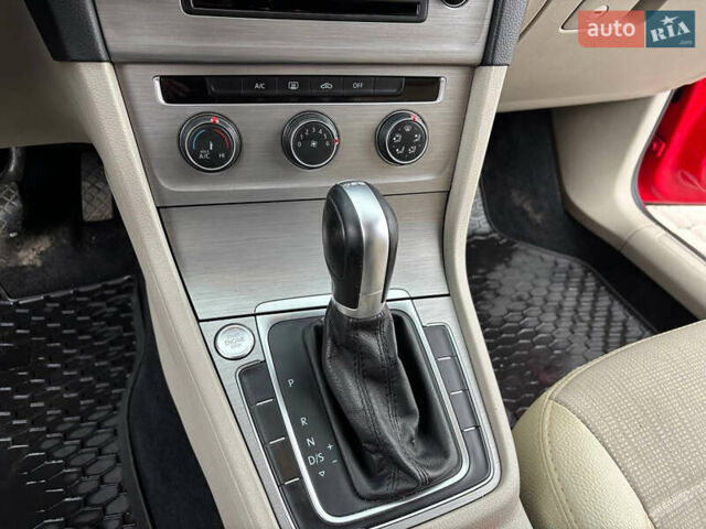 Красный Фольксваген Гольф, объемом двигателя 1.97 л и пробегом 357 тыс. км за 10700 $, фото 31 на Automoto.ua