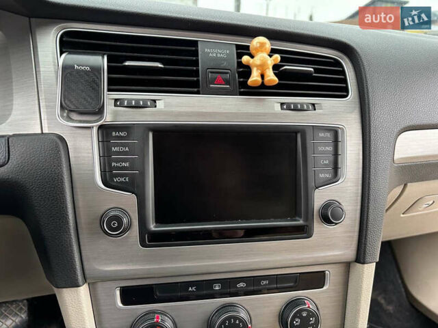 Красный Фольксваген Гольф, объемом двигателя 1.97 л и пробегом 357 тыс. км за 10700 $, фото 29 на Automoto.ua