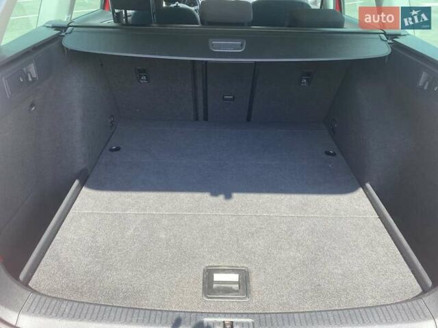 Червоний Фольксваген Гольф, об'ємом двигуна 1.6 л та пробігом 219 тис. км за 12300 $, фото 8 на Automoto.ua