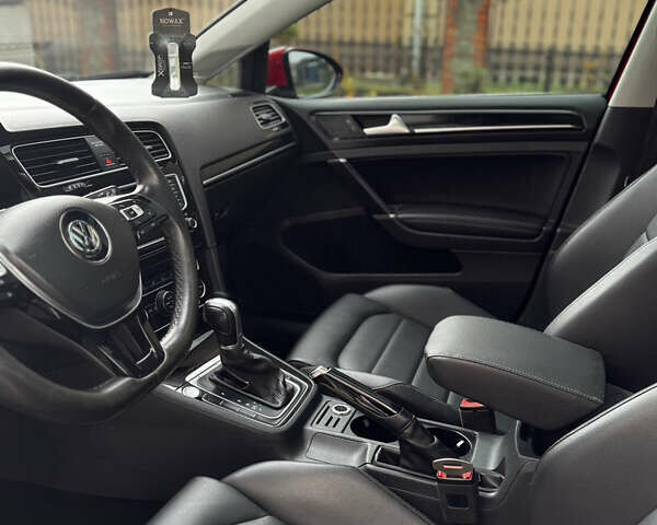 Красный Фольксваген Гольф, объемом двигателя 1.97 л и пробегом 201 тыс. км за 12400 $, фото 21 на Automoto.ua