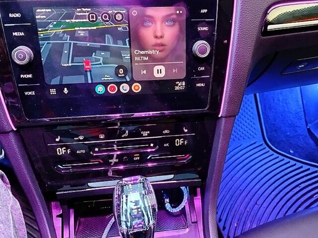 Червоний Фольксваген Гольф, об'ємом двигуна 2 л та пробігом 260 тис. км за 13500 $, фото 5 на Automoto.ua