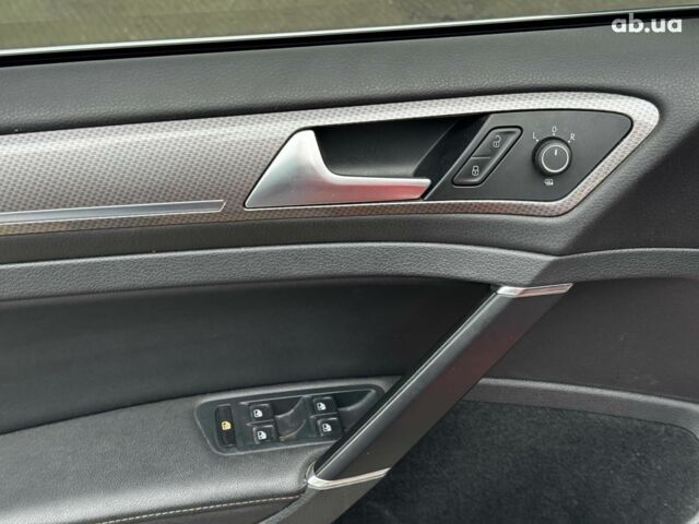 Красный Фольксваген Гольф, объемом двигателя 1.8 л и пробегом 133 тыс. км за 11980 $, фото 13 на Automoto.ua