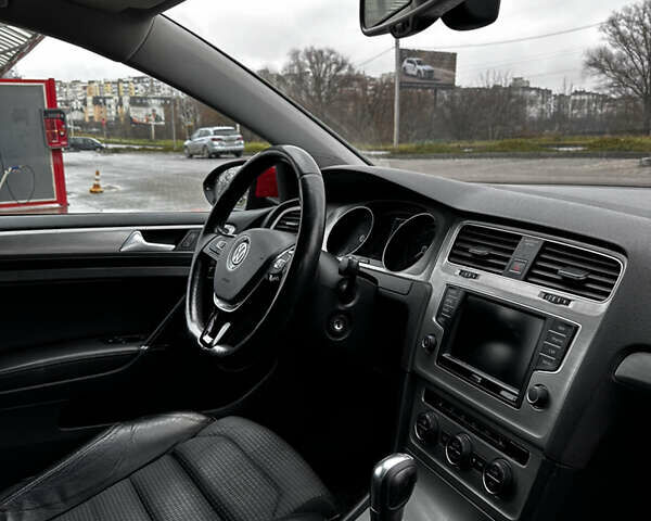 Красный Фольксваген Гольф, объемом двигателя 1.97 л и пробегом 268 тыс. км за 12700 $, фото 7 на Automoto.ua