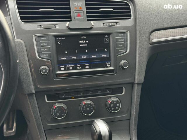 Красный Фольксваген Гольф, объемом двигателя 1.8 л и пробегом 133 тыс. км за 11980 $, фото 20 на Automoto.ua