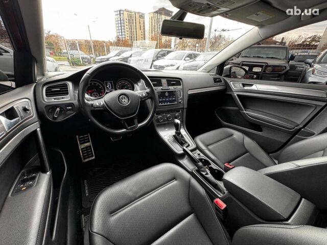 Красный Фольксваген Гольф, объемом двигателя 1.8 л и пробегом 133 тыс. км за 11980 $, фото 23 на Automoto.ua